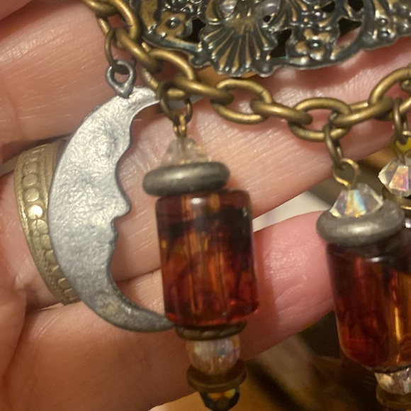 Antique looking Black Moon, Sun, Stars Brooch. (ZZ) - Picture 5 of 7